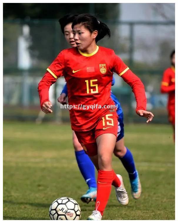 中国女足在比赛中展现出色战术